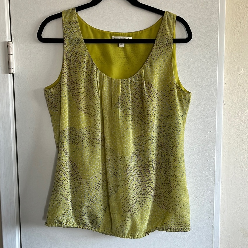 Banana Republic sleeveless green with purple print summer top. Size Medium